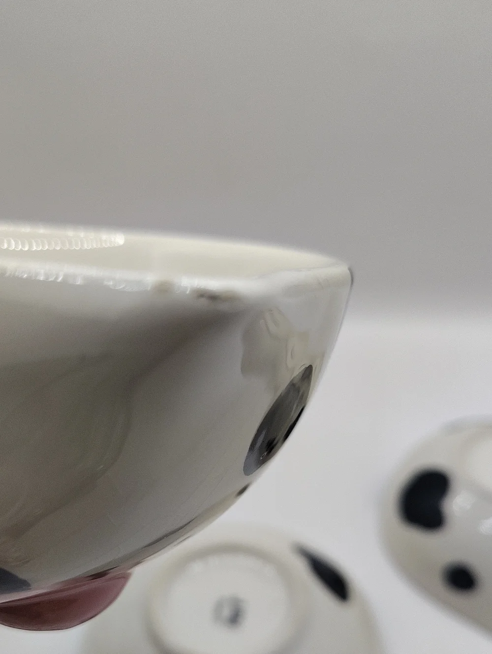 Vintage Pier 1 White Ceramic Nesting Measuring Cups with Cow Print Design